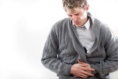 A dor no abdômen inferior em um homem com prostatite